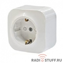 Legrand 782220 Розетка с заземлением с защитными шторками Quteo (Белая)